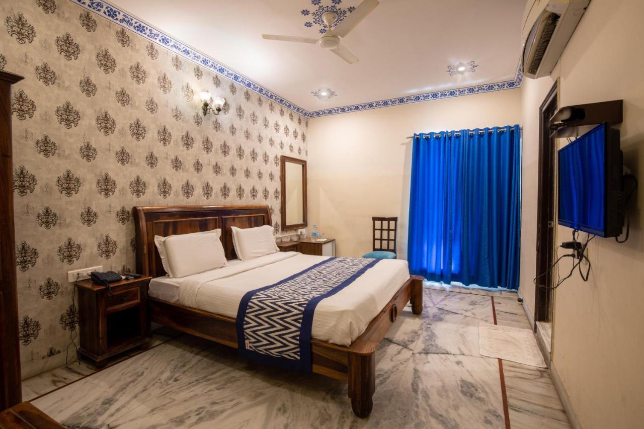 Hotel Royal Pratap Niwas Udaipur Exterior photo