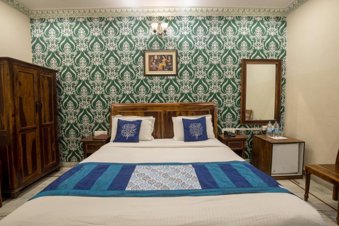 Hotel Royal Pratap Niwas Udaipur Exterior photo