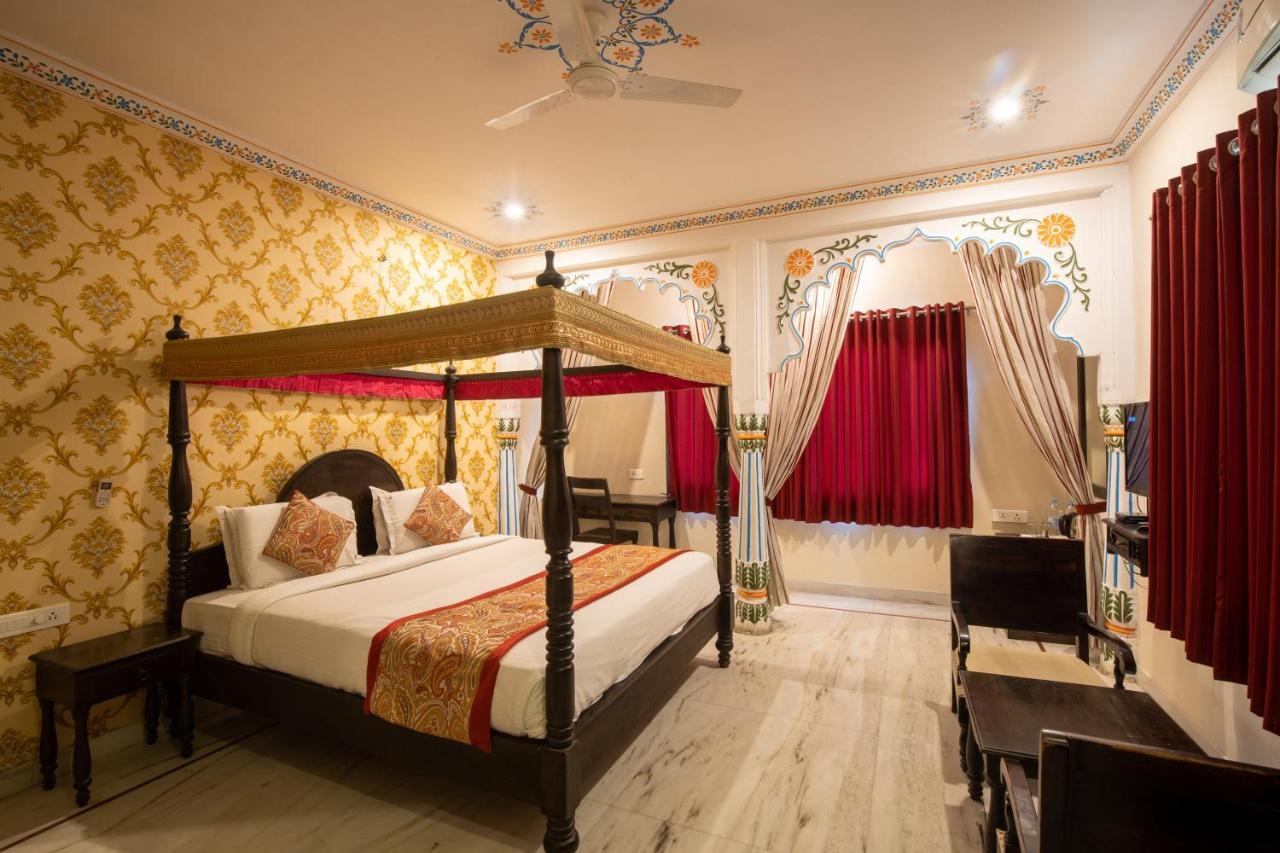 Hotel Royal Pratap Niwas Udaipur Exterior photo