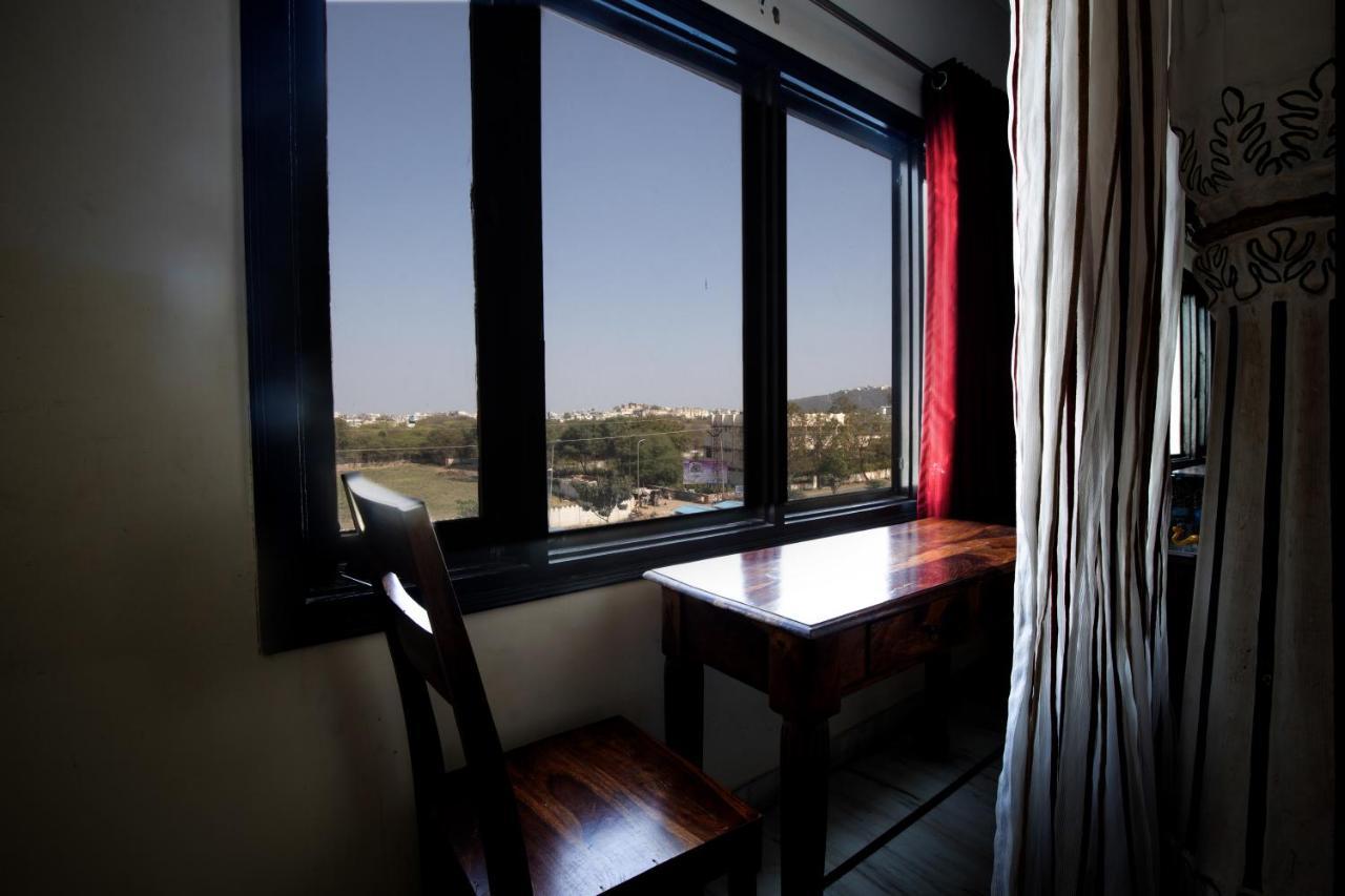 Hotel Royal Pratap Niwas Udaipur Exterior photo