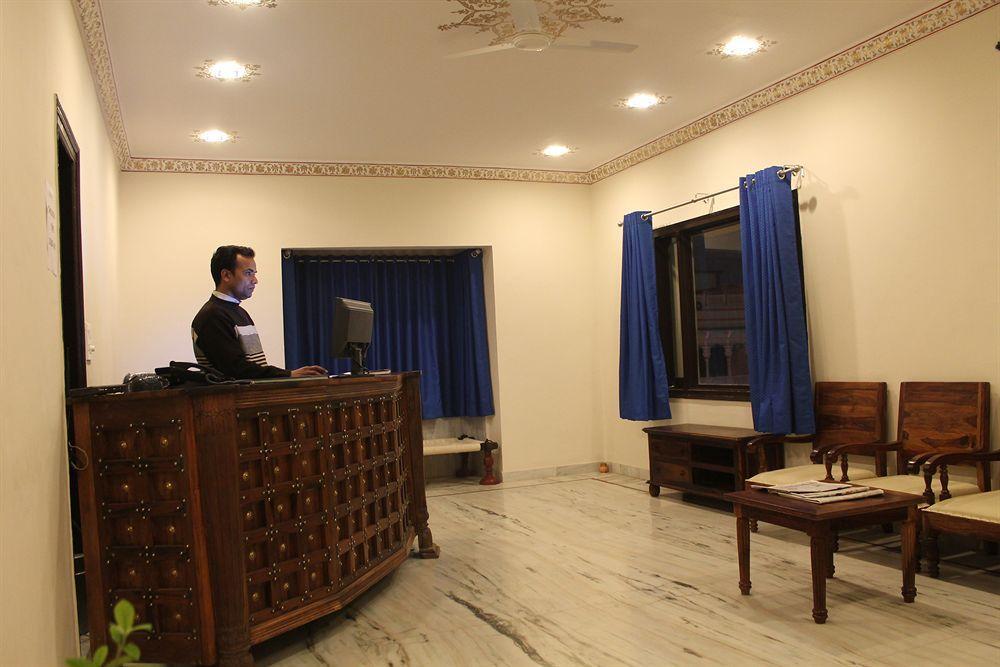 Hotel Royal Pratap Niwas Udaipur Exterior photo
