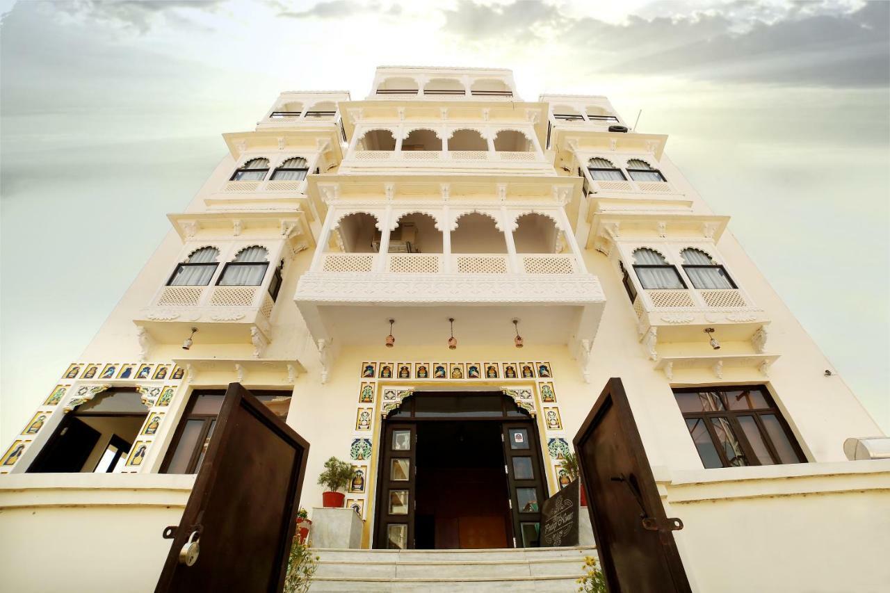 Hotel Royal Pratap Niwas Udaipur Exterior photo