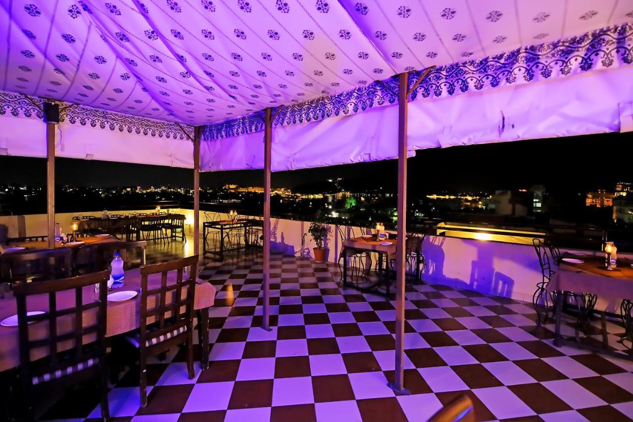 Hotel Royal Pratap Niwas Udaipur Exterior photo