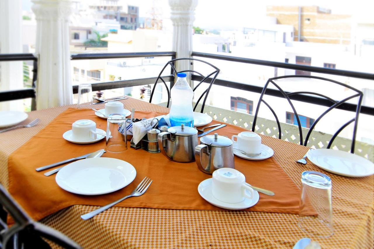 Hotel Royal Pratap Niwas Udaipur Exterior photo